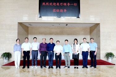 省人力社保厅二级巡视员陈荣华一行莅临Z6官网纸业调研人才工作