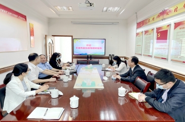 平湖市政协主席何健莅临Z6官网纸业全资子公司平湖景包调研走访
